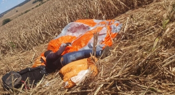 Piloto de parapente fica ferido após ter problemas com equipamento e fazer pouso de emergência